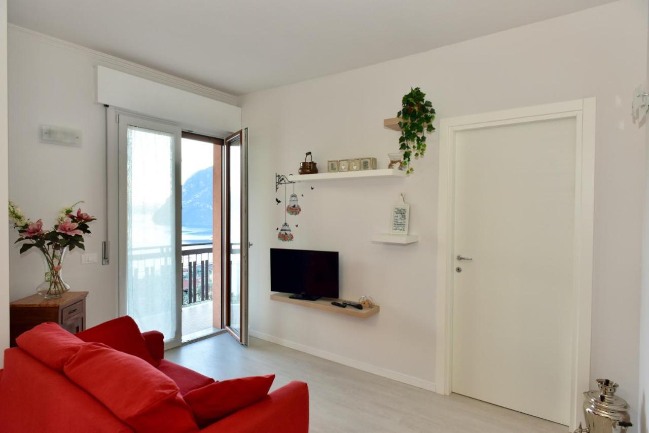 Casa Sissi Apartment Riva di Solto Luaran gambar