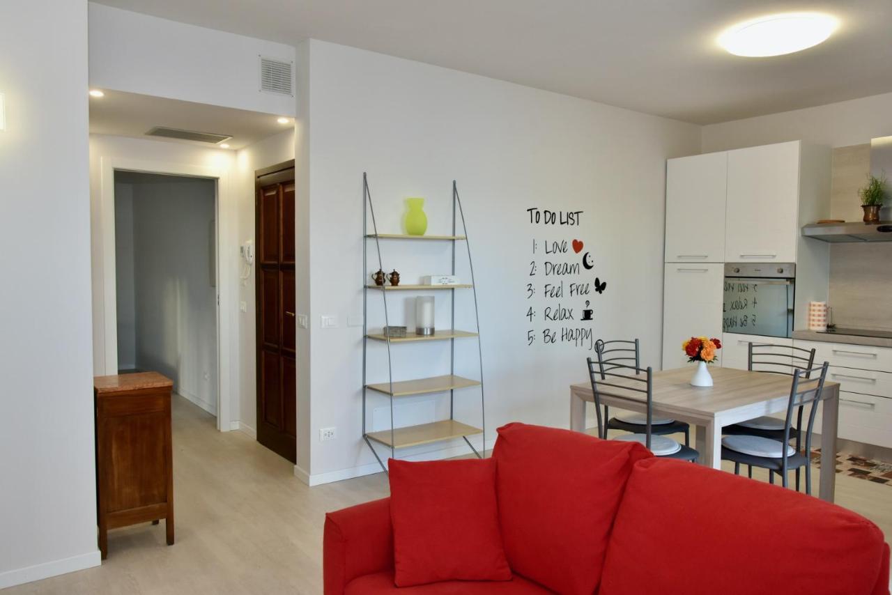 Casa Sissi Apartment Riva di Solto Luaran gambar